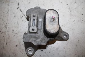 17816875 – 8K0399115R – Gearbox mount