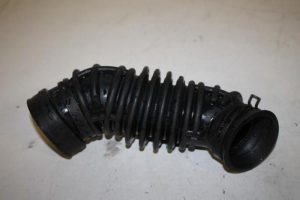 17818731 – 8E0133356D – Air intake hose
