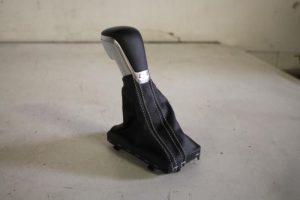 17830940 – 4G1713139ADXBA – Versnellingspook