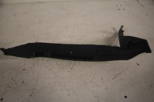 17808409 – 4H0821112C – Spatbord Lijst