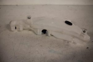 17805361 – 4G8955451D – Ruitensproeiertank voor