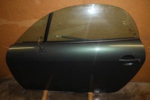 17799409 – 8N0831051C – Portier 2Deurs links