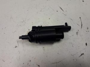 18550825 – 4A0955651A – Ruitensproeierpomp voor