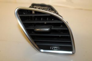 17794887 – 8T1820902GWVF – Luftgitter Armaturenbrett