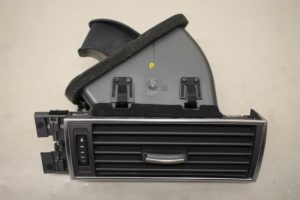 17801968 – 4F1820902B1HA – Luftgitter Armaturenbrett