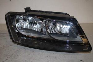 17807685 – 8R0941004L – Koplamp rechts
