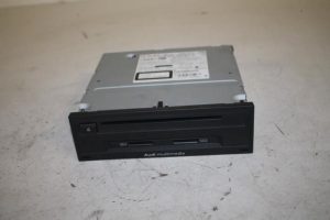 17805601 – 8V0035874B – Multi-media control unit