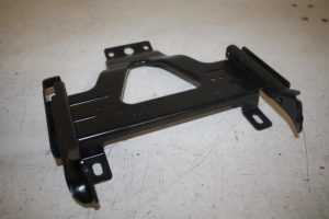 17808345 – 4H0885153B – Steun (diversen)