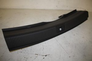 17823854 – 8T8864483B4PK – Abdeckung Stürmer Keil hinten