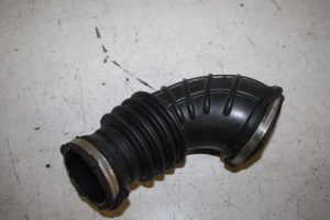 17811611 – 06H129629E – Aanzuigslang Lucht