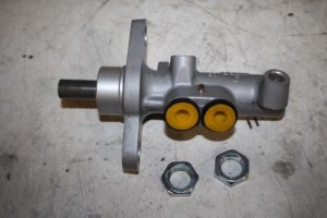 17823156 – 7L8611019F – Hoofdremcilinder