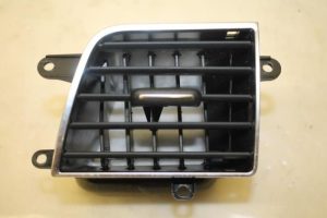 17798881 – 4H1820952DWVF – Luchtrooster Dashboard