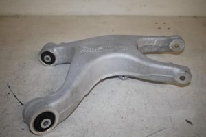 17808718 – 8R0505312F – Draagarm onder rechts-achter