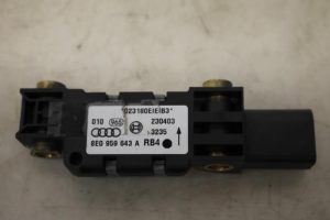 17796670 – 8E0959643A – Airbag Sensor