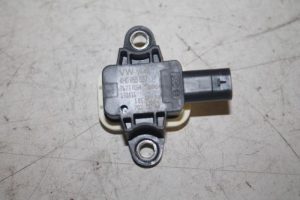 17806432 – 4H0955557 – Airbag Sensor