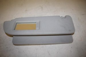 17818871 – 4M0857552KWO1 – Zonneklep