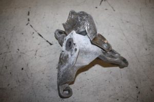 17815121 – 4M0399114B – Gearbox mount