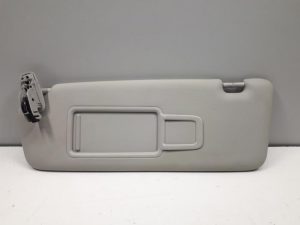 20302035 – 8U0857551HFT9 – Zonneklep