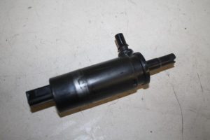 17820906 – 6R0955681 – Pomp koplampsproeier