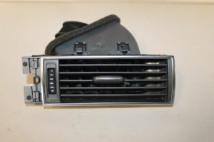 17790526 – 4F1820902B1HA – Luftgitter Armaturenbrett