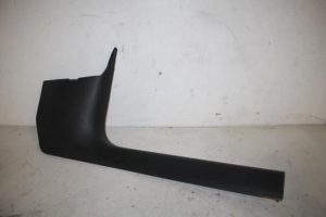 17823911 – 8W1867272A4PK – A-stijl Afdekkap rechts