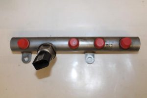 17793942 – 059130089M – Fuel distributor