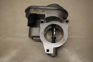 17801056 – 057128063 – Drosselklappengehäuse