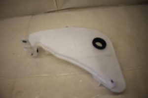 17801737 – 4G8955451E – Ruitensproeiertank voor