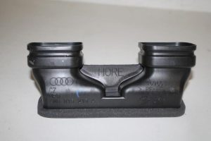 17817652 – 4M0815215A – Luchtgeleider