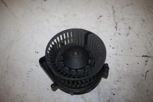 17824408 – 8E2820021E – Heating and ventilation fan motor