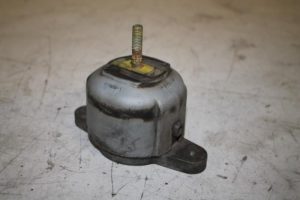 17831412 – 4E0399151AR – Gearbox mount