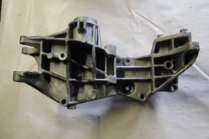 17787528 – 058145523D – Motorsteun