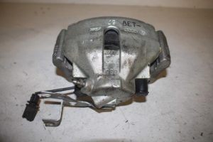 17806745 – 8E0615124A – Remklauw (Tang) rechts-voor