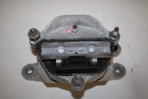 17825606 – 8K0399151CN – Gearbox mount