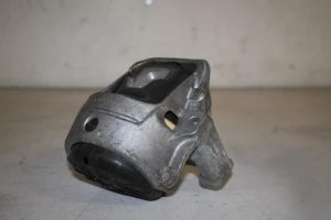 17826983 – 8R0199381 – Motorsteun