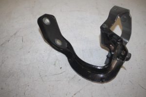 17805993 – 4G9827299 – Tailgate hinge
