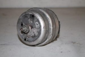 17826910 – 8E0199379A – Motorsteun