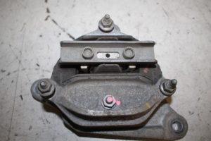 17815934 – 8K0399151CN – Gearbox mount