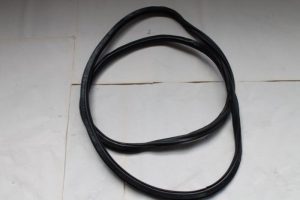 17792687 – 4H0831721B – Portierrubber 4Deurs links-voor