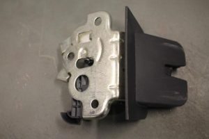 17820705 – 8K9827505A – Schließmechanik Heckklappe