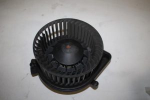 17826204 – 8E2820021E – Heating and ventilation fan motor