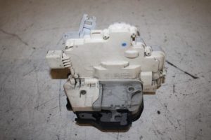 17815006 – 8E2837015AA – Türschlossmechanik 4-türig links vorne