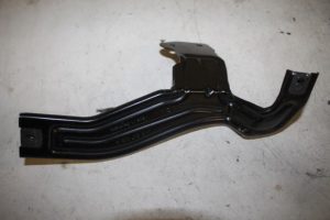 17824720 – 4M8807005A – Steun (diversen)