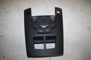 17824986 – 8V0919614C – Regeleinheit Multi Media