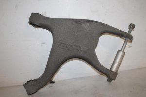 17812715 – 8R0505312F – Draagarm onder rechts-achter