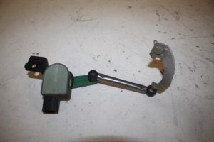 17824147 – 8J0941274E – Xenon hoogteregelaar