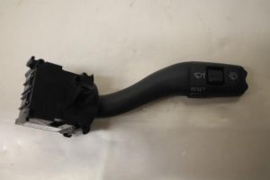 17801804 – 4E0953503B4PK – Ruitenwis Schakelaar