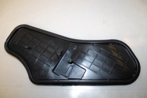 17793608 – 8R0839915D – Door plate 4-door left rear