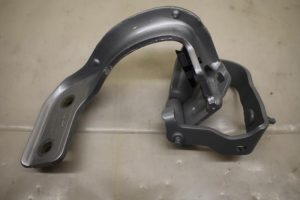 17798713 – 8R0827300A – Scharnier Heckklappe