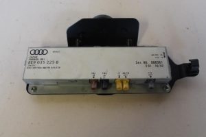 17790508 – 8E9035225B – Antenne Versterker